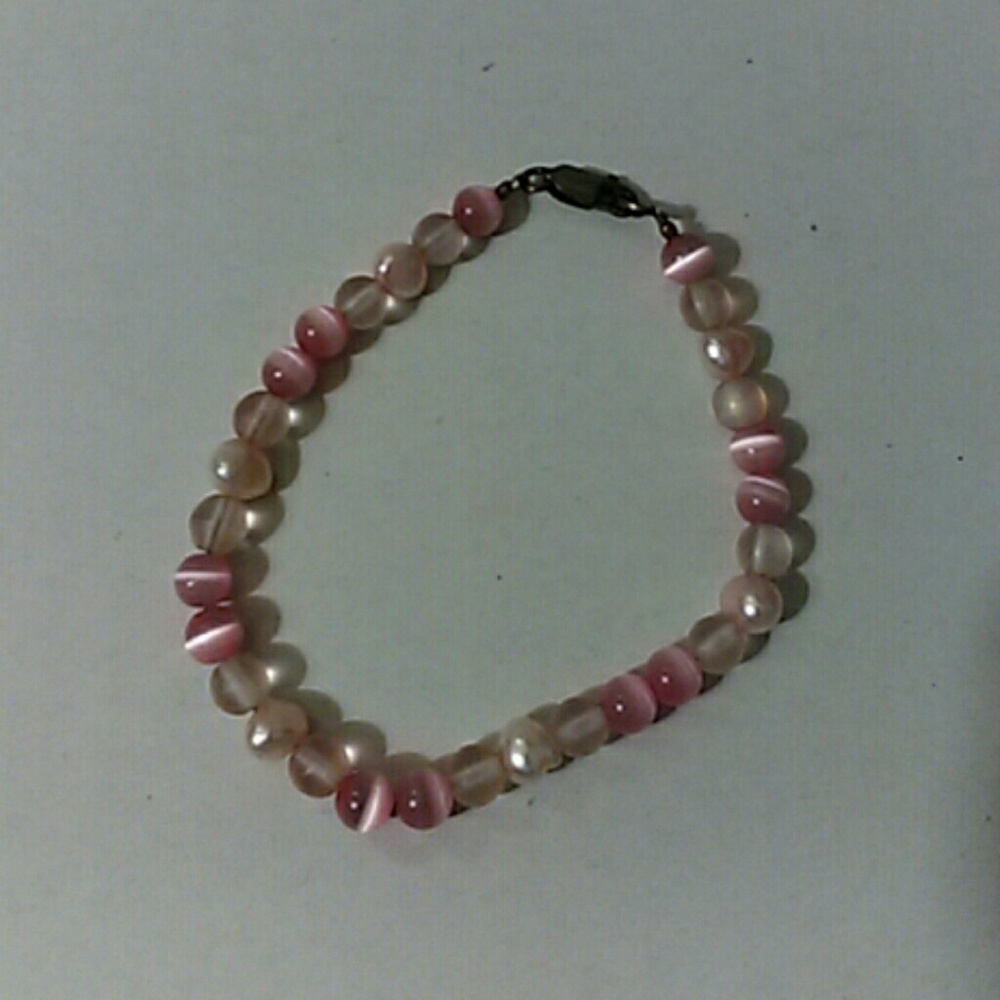 Pretty pink and white beaded bracelet