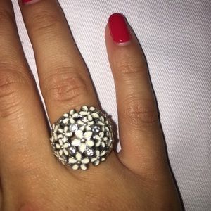 Pandora daisy ring