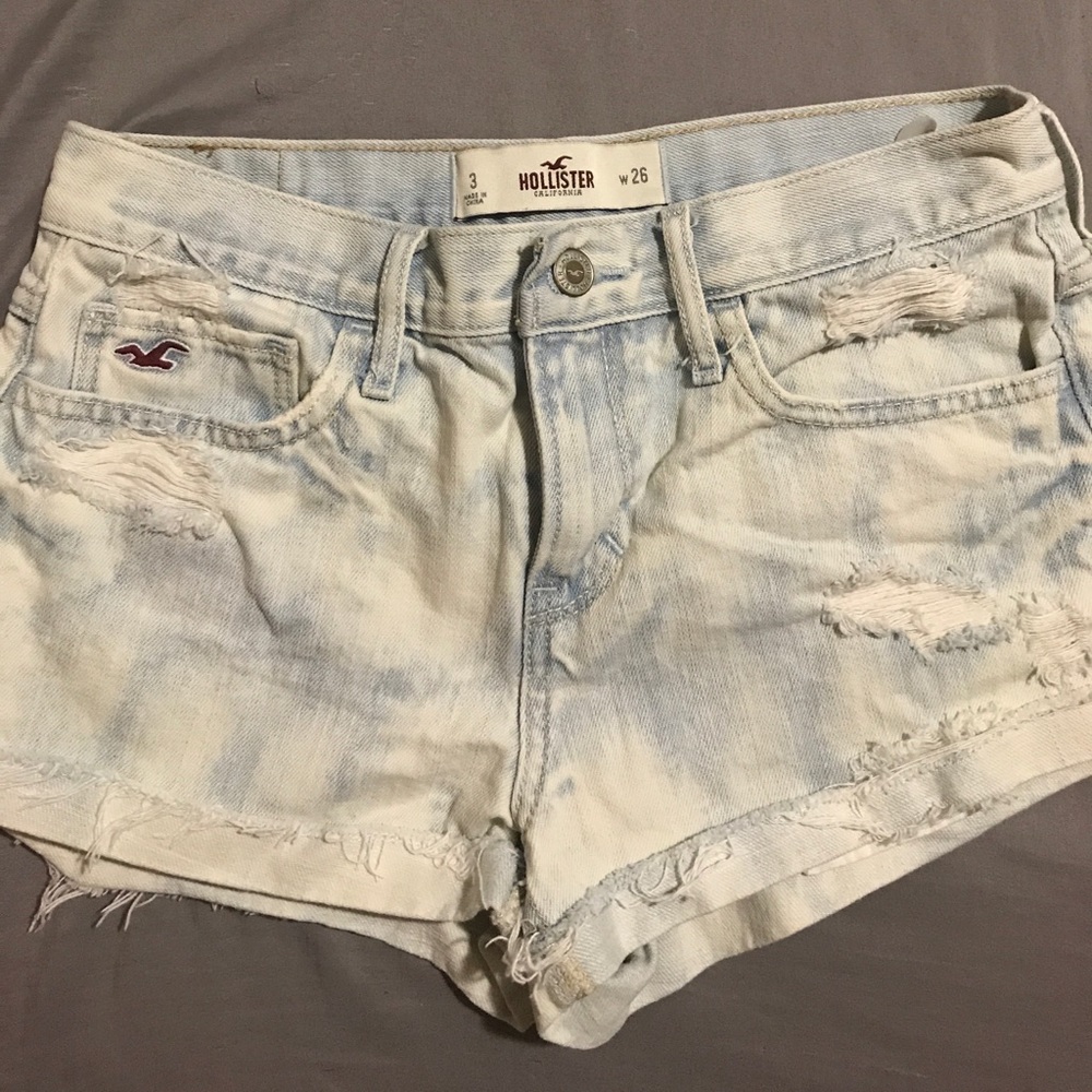 Hollister✨ light jean shorts size 3