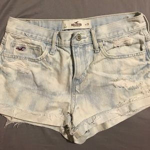 Hollister✨ light jean shorts size 3