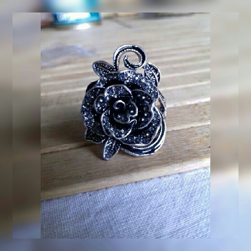 Retro Rose ring