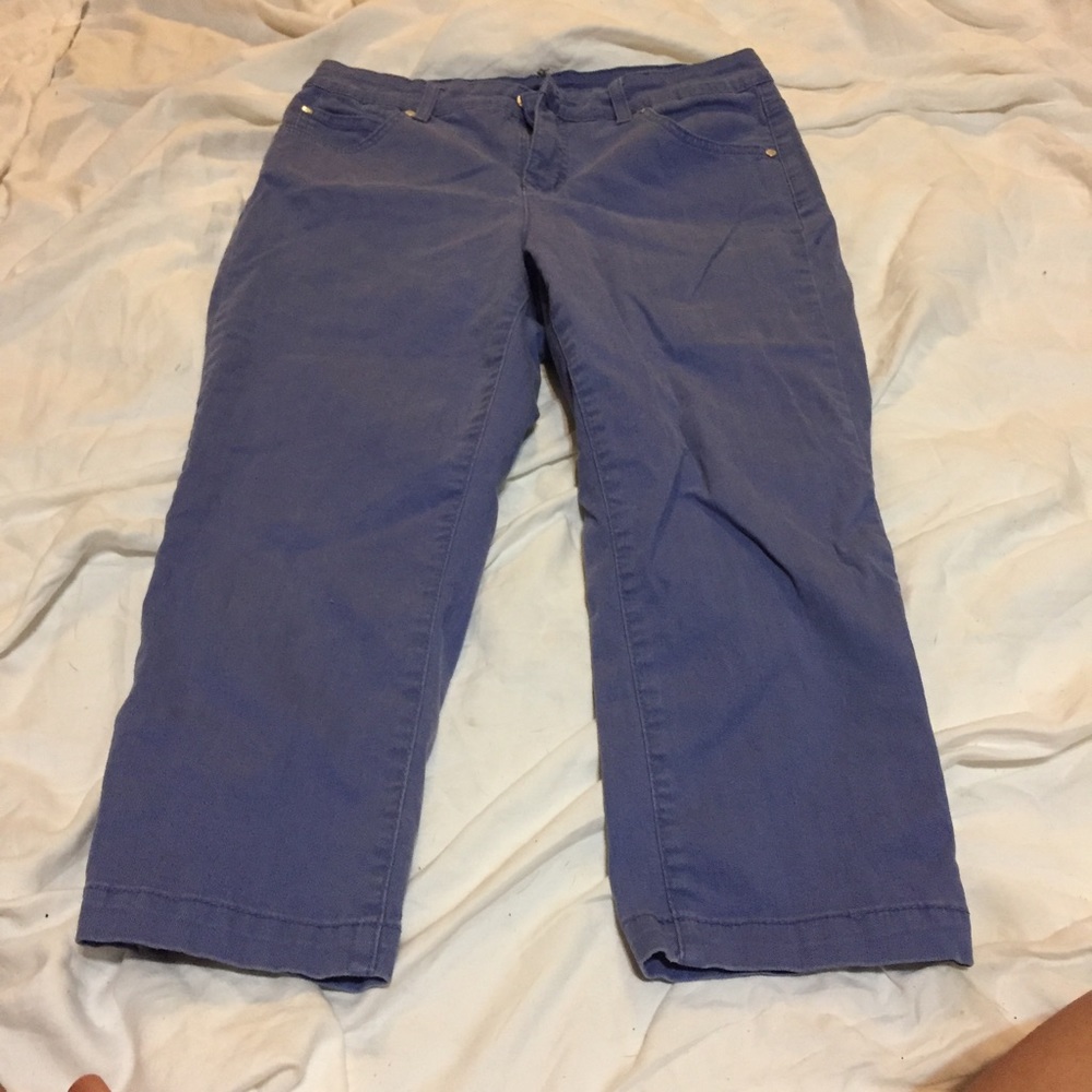 Women's Capris Size 8