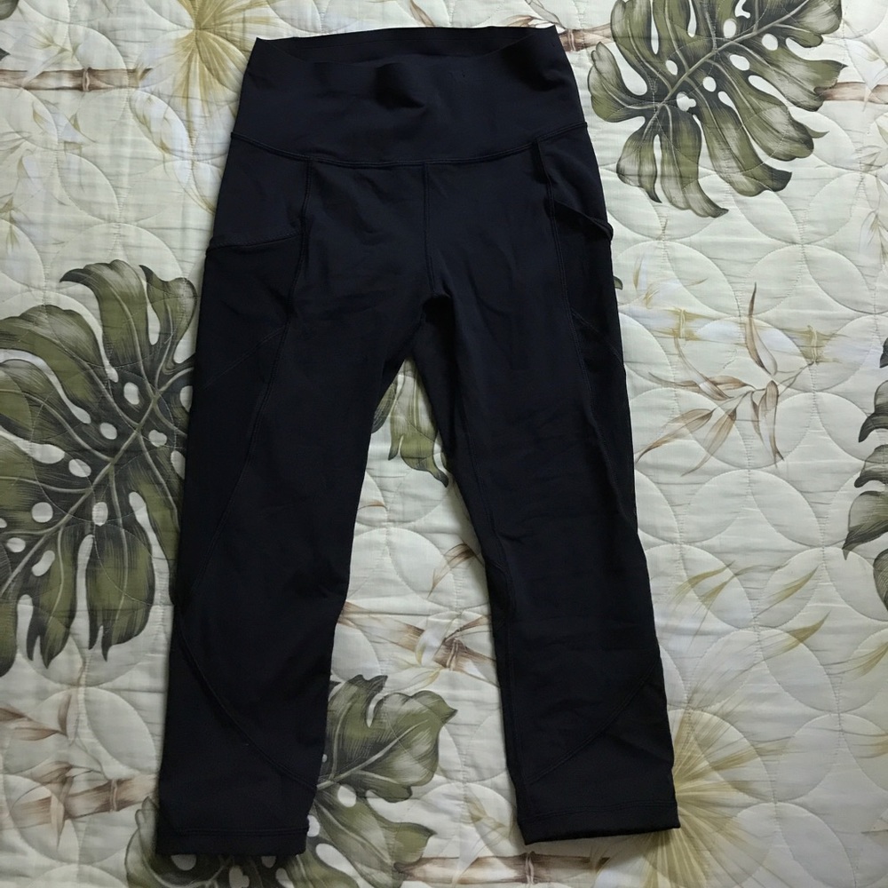 Cropped black Lululemon leggings