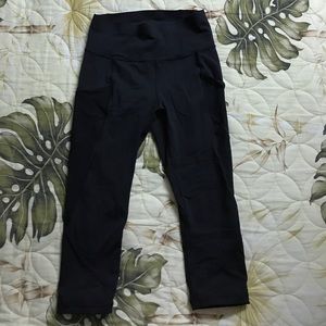 Cropped black Lululemon leggings
