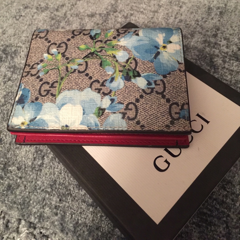 SOLD 💐Gucci Blooms Wallet