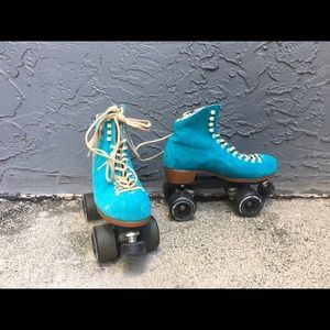 Moxi roller skates