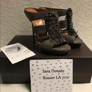 Gucci heels. SOLD