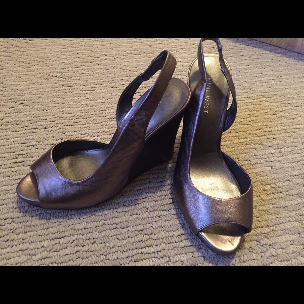 Nine West gold metallic wedges open toe slingback