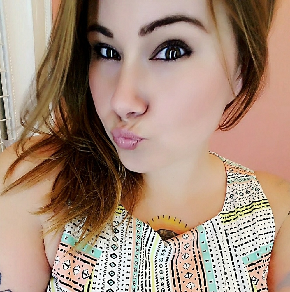 Meet your Posher, Ashley