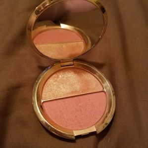 BECCA shimmering skin perfector champagne pop