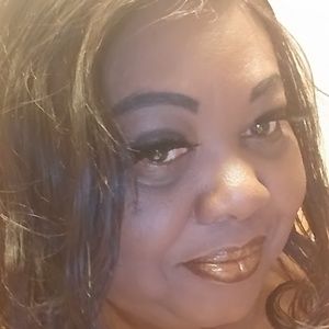 Meet your Posher, Inez