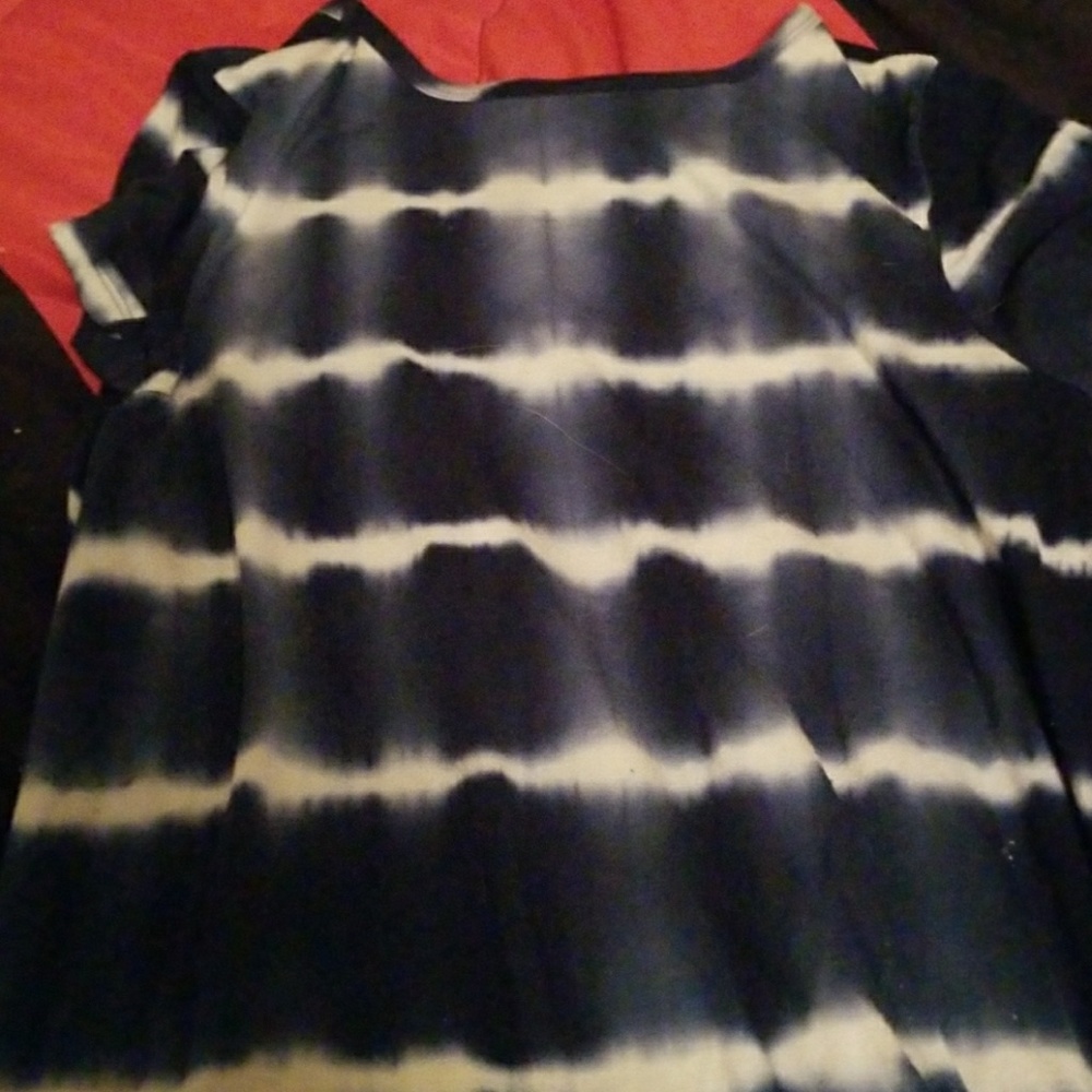 Blue and white tie dye tee
