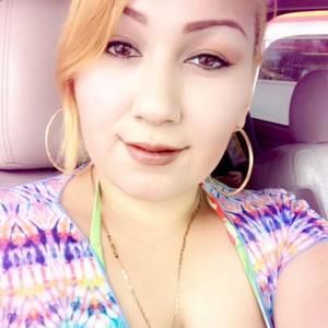 Meet your Posher, Deyanira