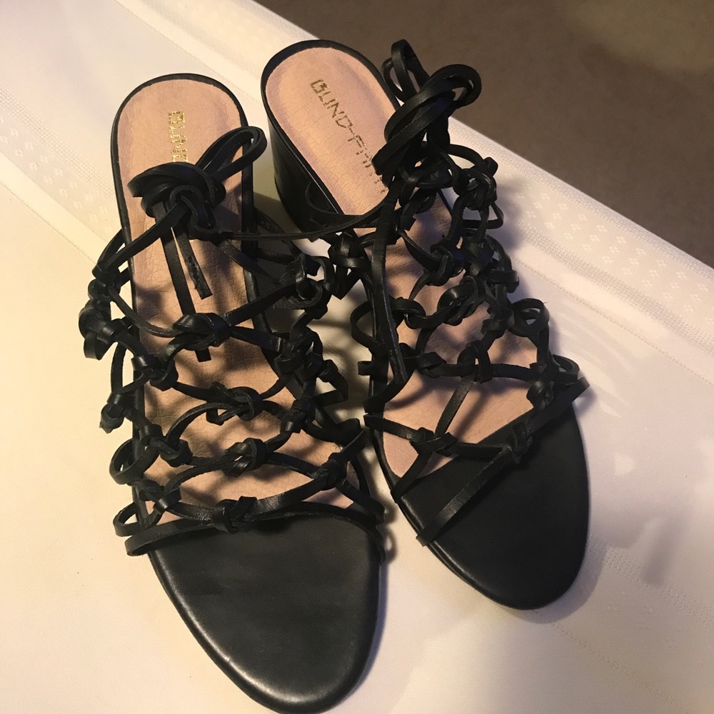 Blind Faith Simple women's sandal NEW