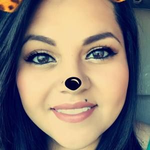 Meet your Posher, Mayra