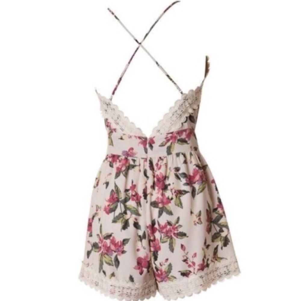 Premium Floral Romper with Lace Trim - Picture 4 of 4