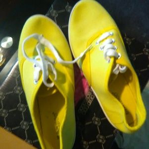 Cute tennis shoe... Pumpkin seeds