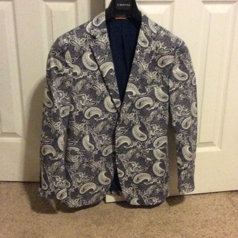 Blue paisley crown & ivory blazer