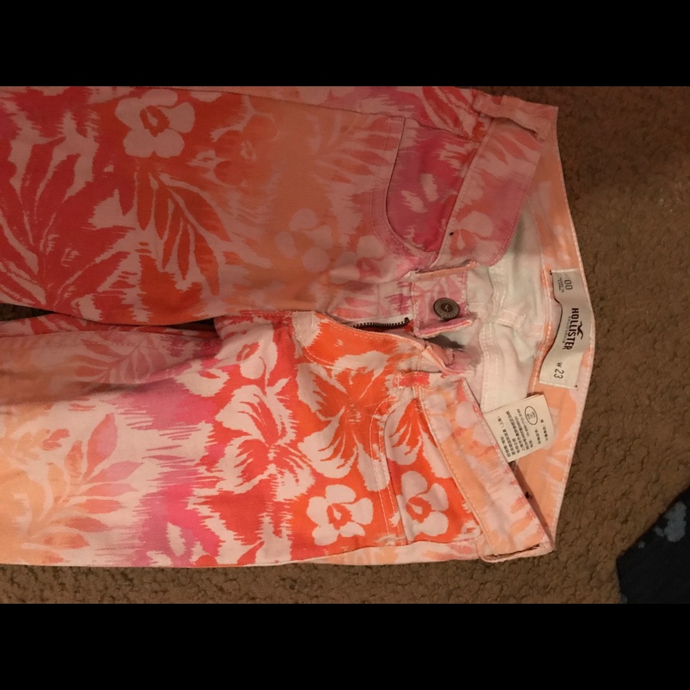 Hollister pants with white flowers