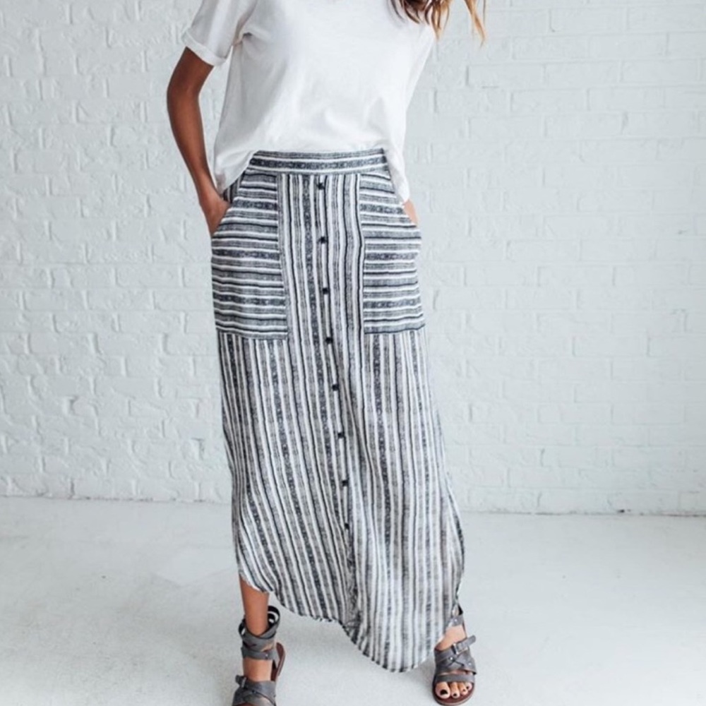 NEW! B&W Striped Pocket Maxi Skirt