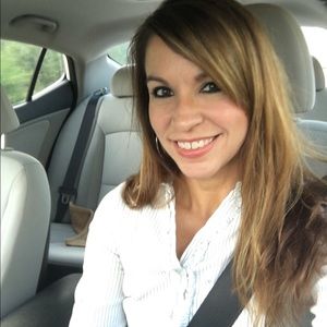 Meet your Posher, Nicole