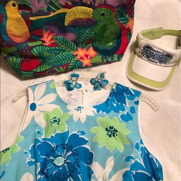 Dress - Picture 7 of 7