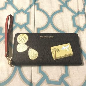 Michael Kors Jet Set Go Wristlet