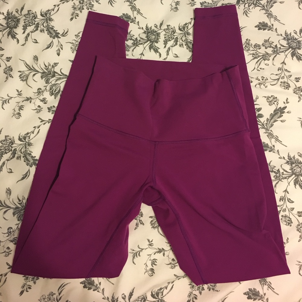 Lululemon high waist Wunder Under Pant Purple sz 8