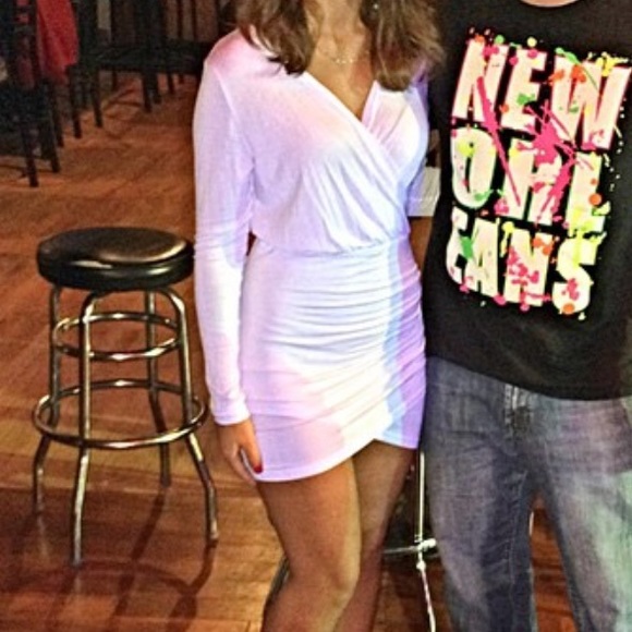 🌸WHITE DRESS🌸 WORN FOR ONE HOUR! - Picture 1 of 4