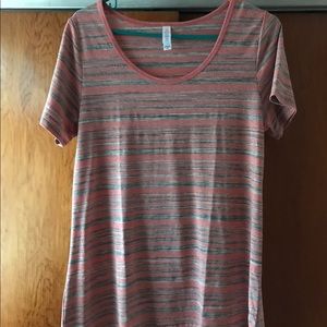 NWOT Lularoe classic T