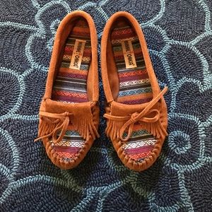 Minnetonka moccasins Size 9.