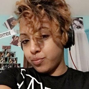 Meet your Posher, April