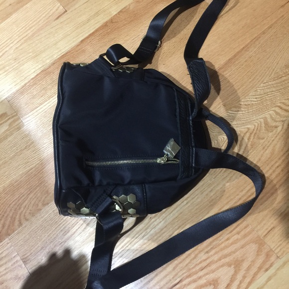 new small little back bag - Picture 3 of 3