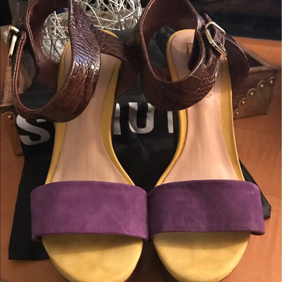 **SOLD** Schutz Platform Wedges - Picture 2 of 4