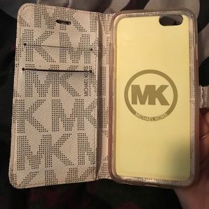 Michael Kors Accessories - Michael Kors iPhone 6/6s Flip Case Michael Kors Accessories - Michael Kors iPhone 6/6s Flip Case