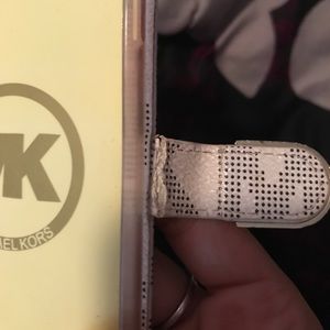 Michael Kors Accessories - Michael Kors iPhone 6/6s Flip Case Michael Kors Accessories - Michael Kors iPhone 6/6s Flip Case