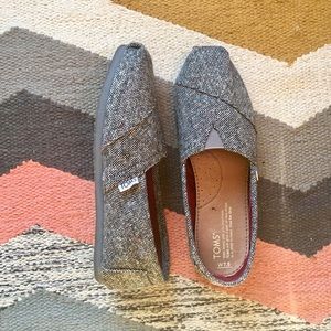 Like New Gray Tweed Toms (Size 7 1/2)