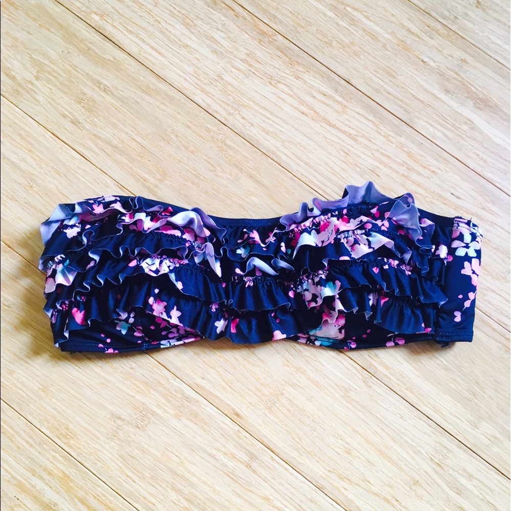 H&M Ruffel Bikini Top