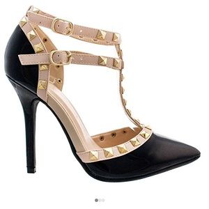NWOT black pointed toe pumps gold stud straps