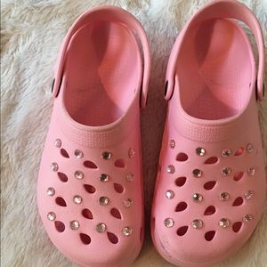 CNU jeweled pink rubber shoes sz 8