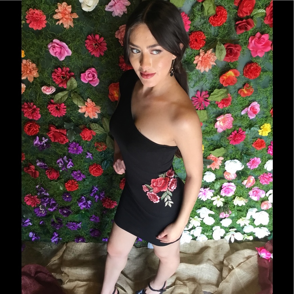 Black One Shoulder Dress-Last one-5💫Rated - Picture 4 of 8