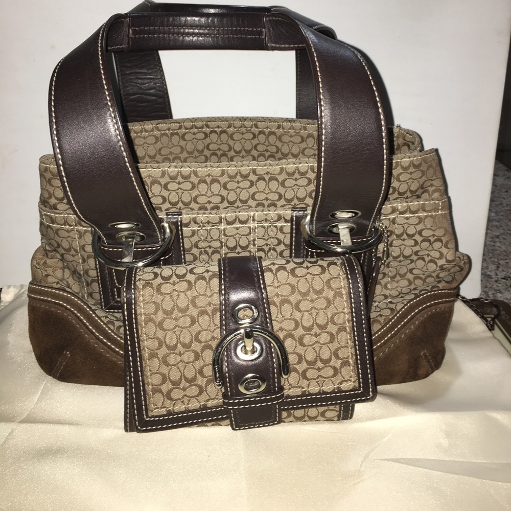 Brown coach purse w/ matching wallet
