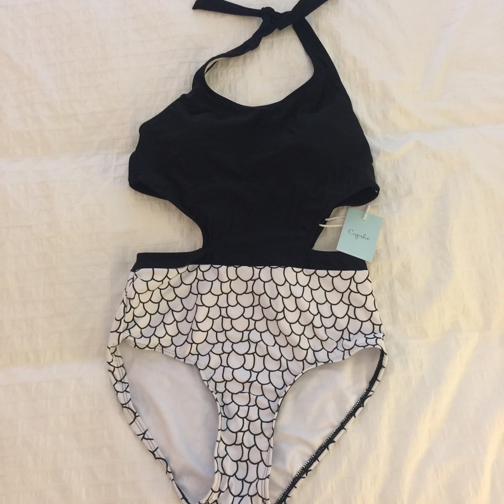 Cupshe Lying On Beach Fishscale one-piece