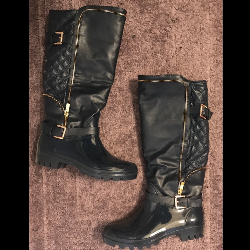 ❌❌SOLD❌❌☔️Navy Rain Boots☔️