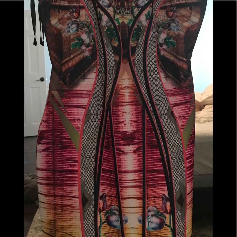 Beautiful Dress - Picture 3 of 4