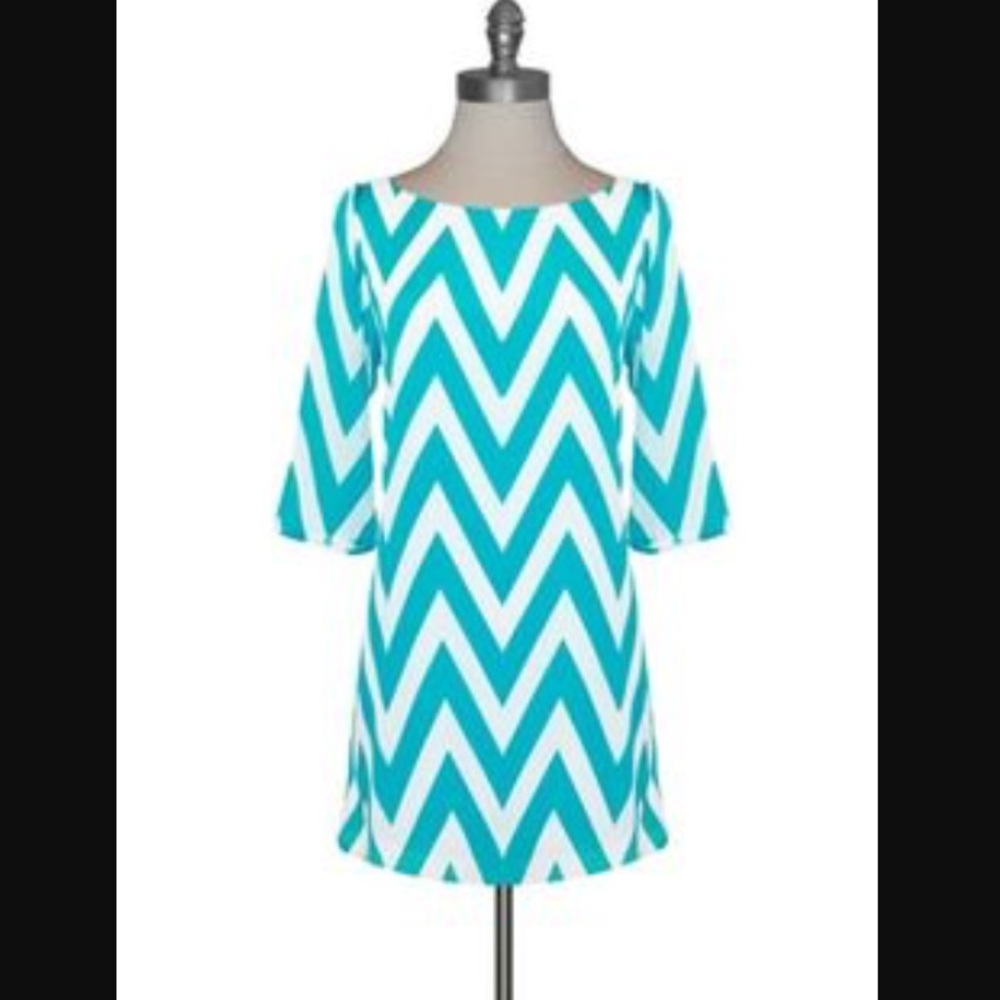 👗Everly Chevron Shift Dress 👗