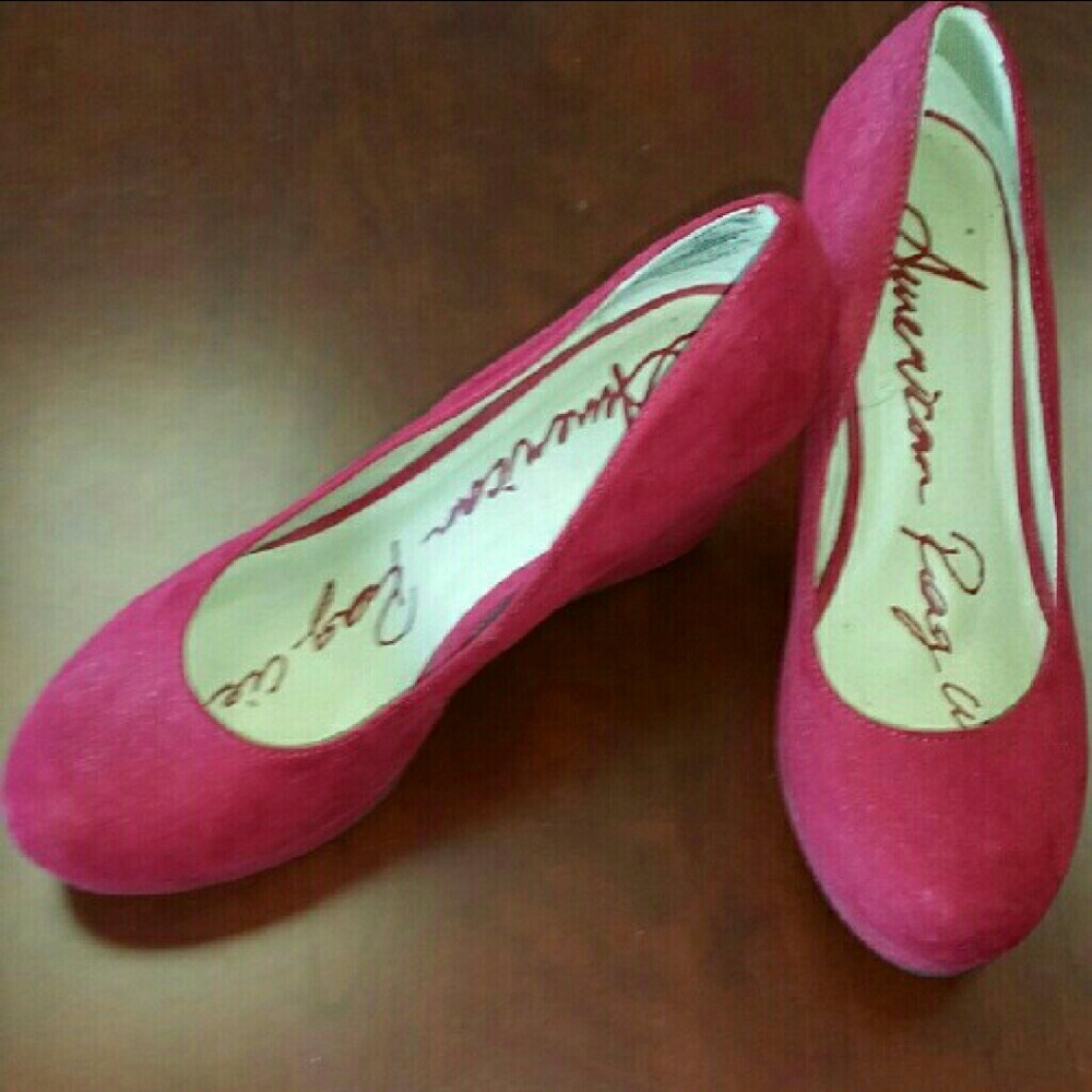 Red wedges