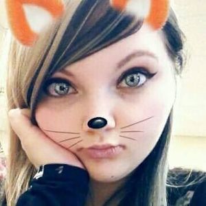 Meet your Posher, Alexis