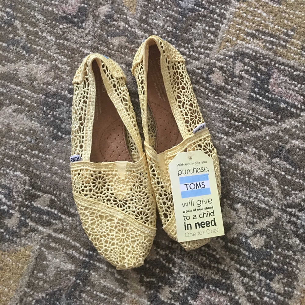 NWT yellow crotchet TOMS