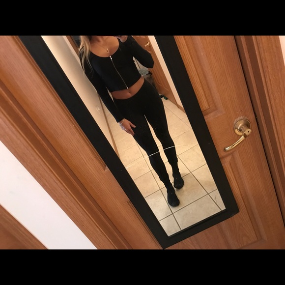 PacSun Tops Pacsun Long Sleeve Zip Up Front Crop Top Poshmark